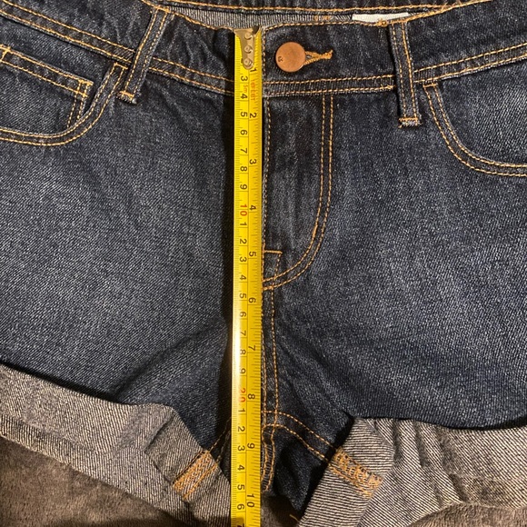 🔥New size 10 skinny low waisted jean shorts by H&M - Picture 4 of 8